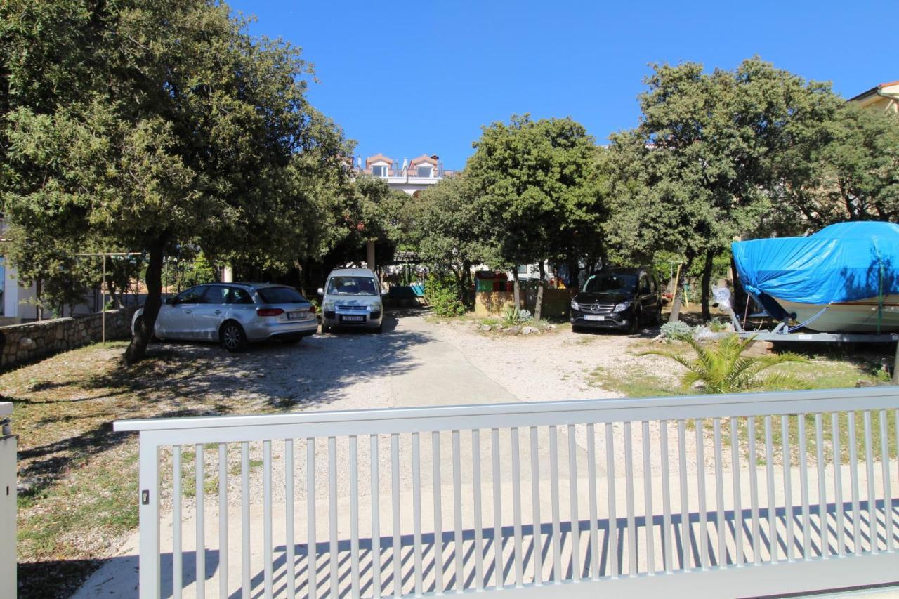 Apartments And Rooms With Parking Space Mandre, Pag - 6309 كولان المظهر الخارجي الصورة