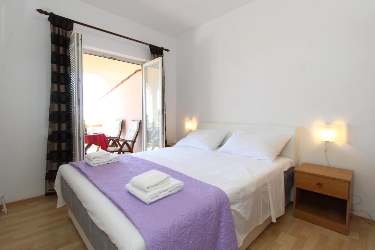 Apartments And Rooms With Parking Space Mandre, Pag - 6309 كولان المظهر الخارجي الصورة
