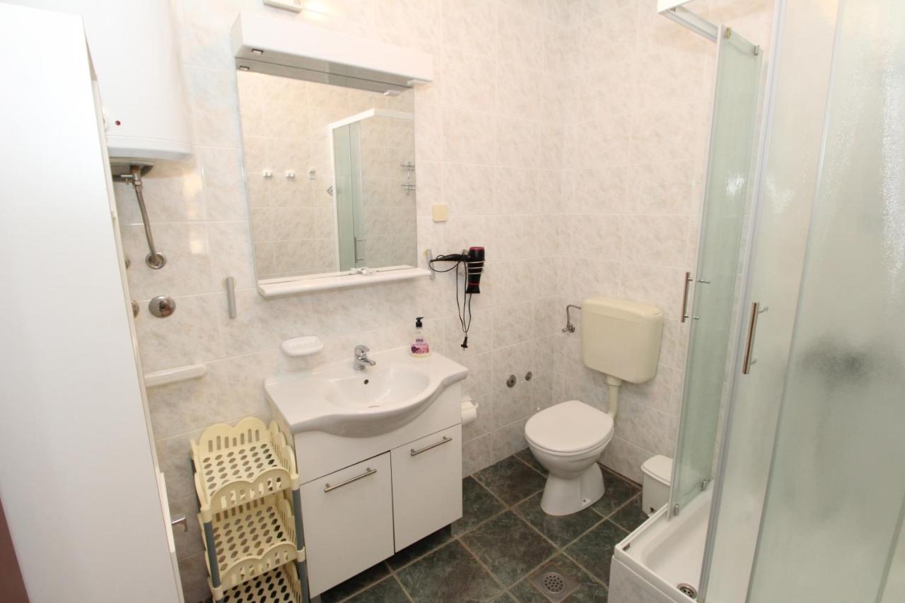 Apartments And Rooms With Parking Space Mandre, Pag - 6309 كولان المظهر الخارجي الصورة