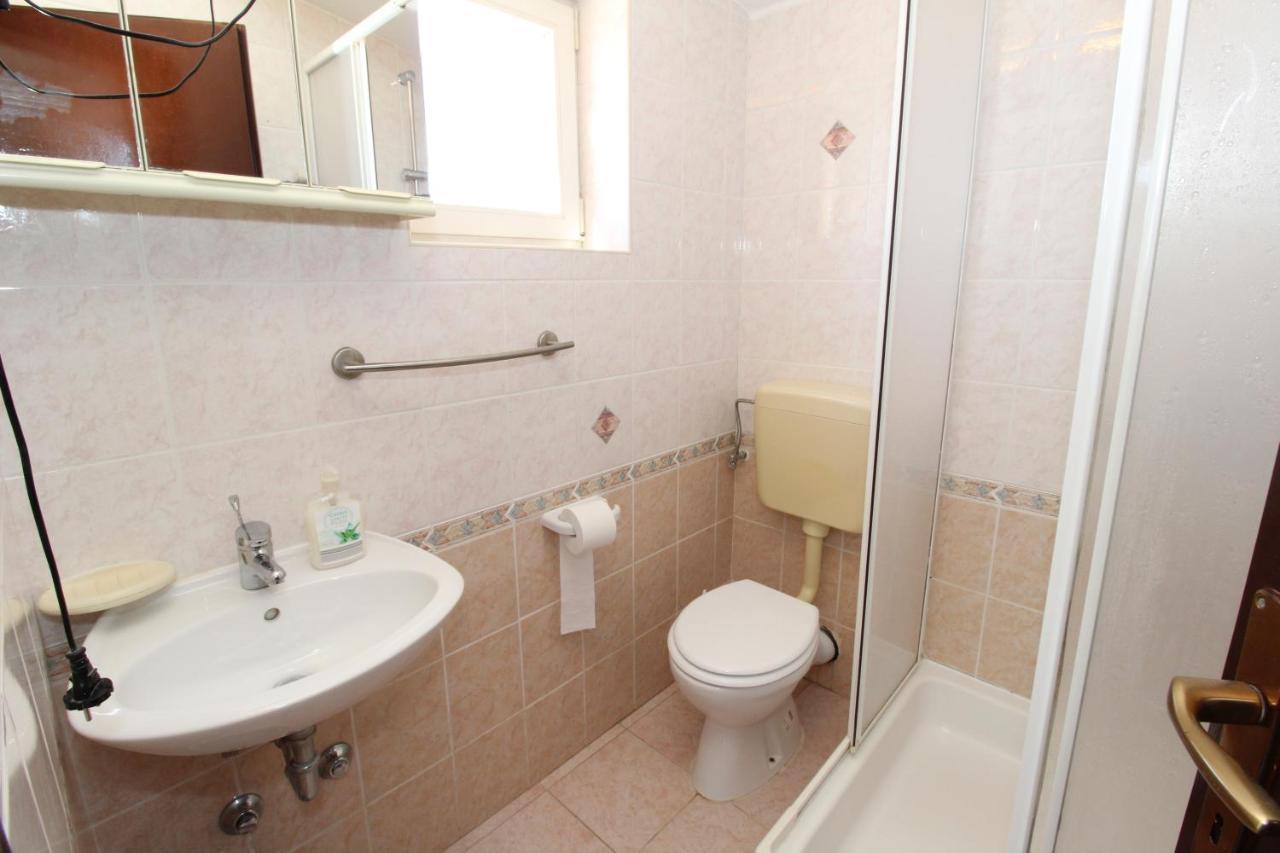 Apartments And Rooms With Parking Space Mandre, Pag - 6309 كولان المظهر الخارجي الصورة