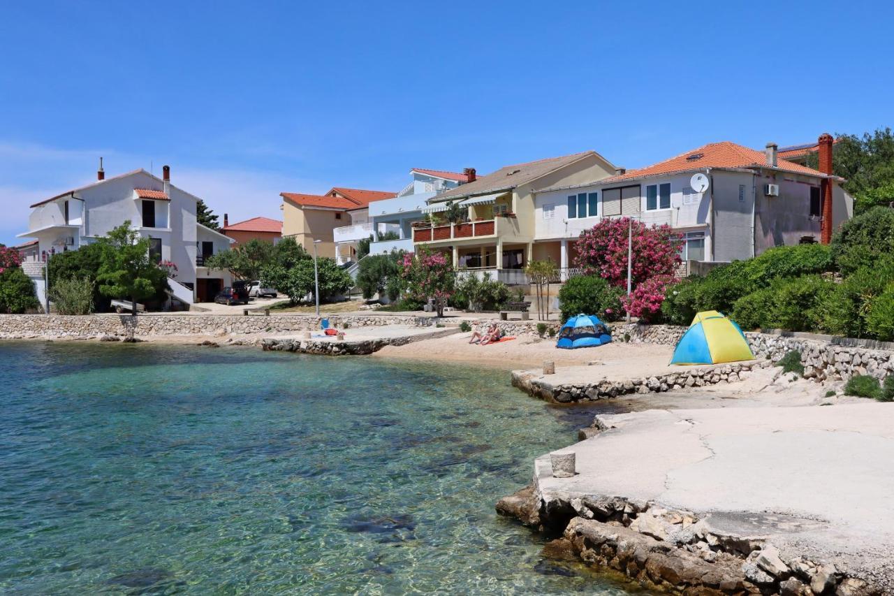 Apartments And Rooms With Parking Space Mandre, Pag - 6309 كولان المظهر الخارجي الصورة